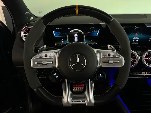 Mercedes-Benz GLA view 11