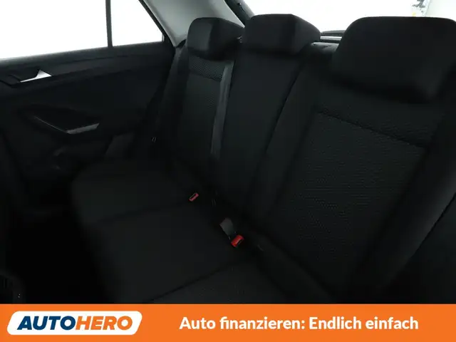 Volkswagen T-Roc view 14