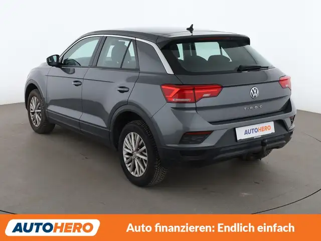 Volkswagen T-Roc view 4