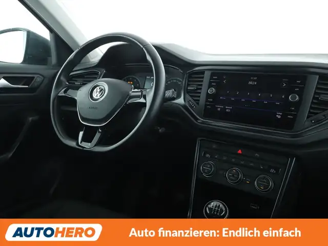 Volkswagen T-Roc view 13