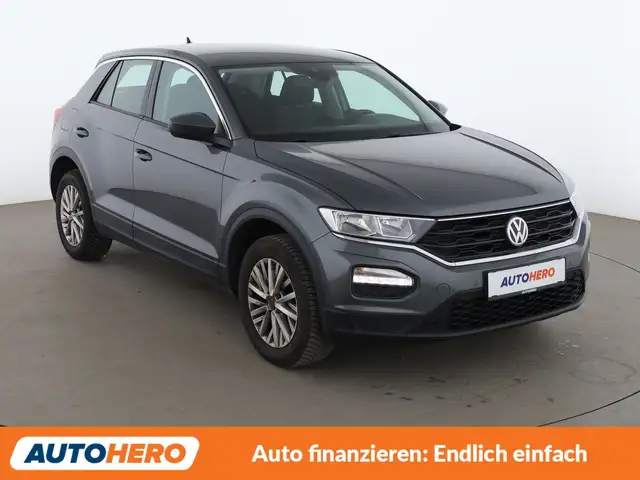 Volkswagen T-Roc view 8