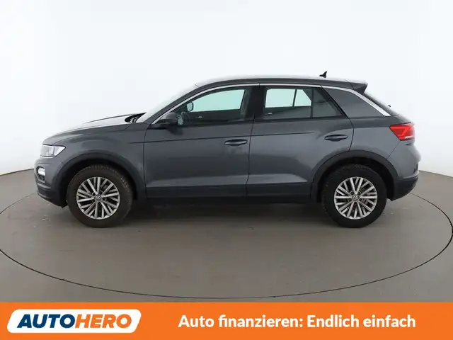 Volkswagen T-Roc view 3