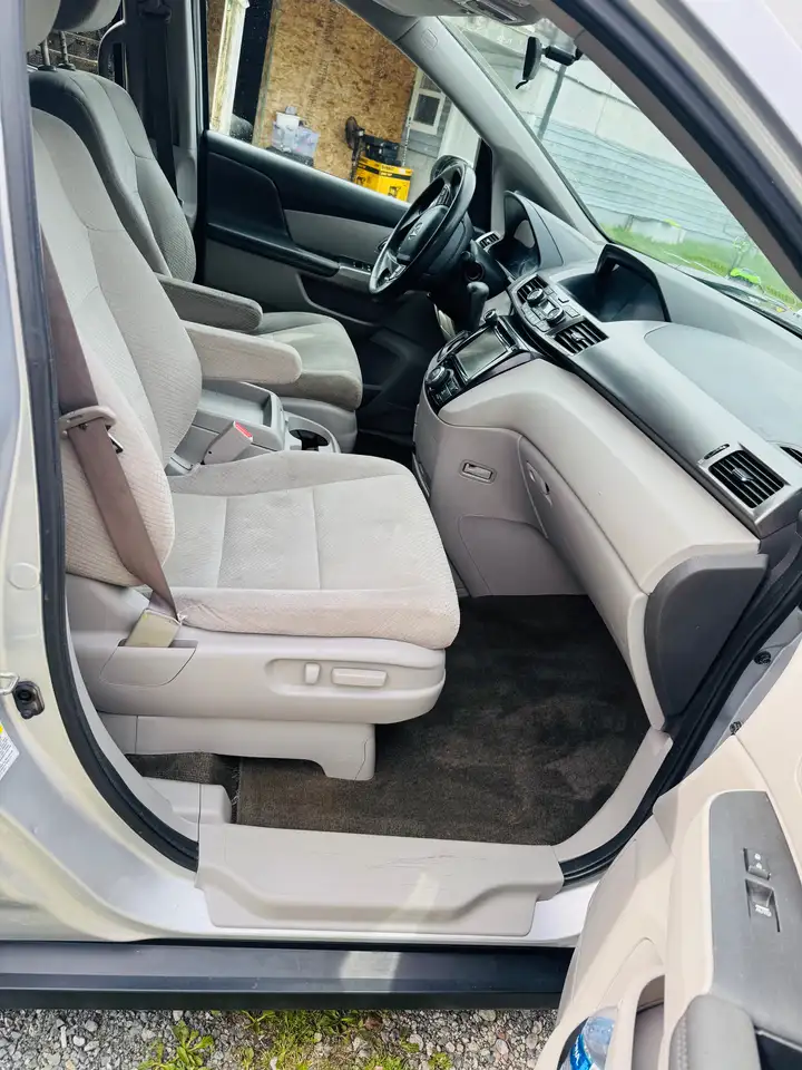 Honda Odyssey снимка Honda Odyssey