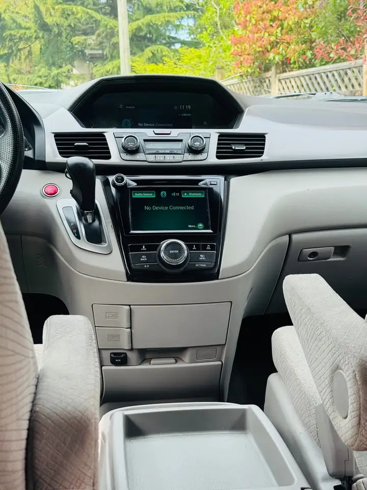 Honda Odyssey снимка Honda Odyssey