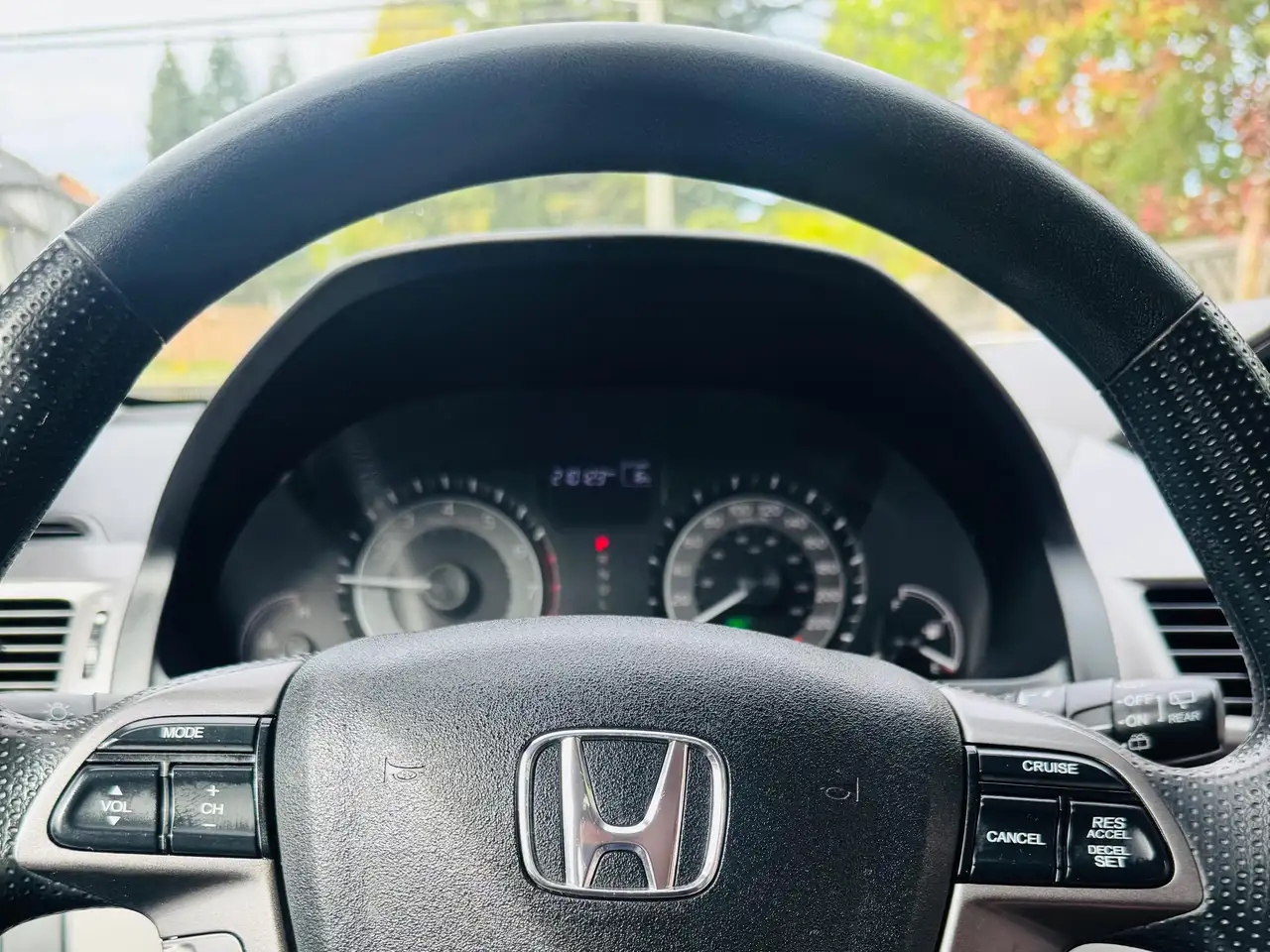 Honda Odyssey снимка Honda Odyssey
