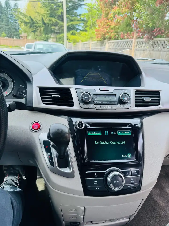 Honda Odyssey снимка Honda Odyssey