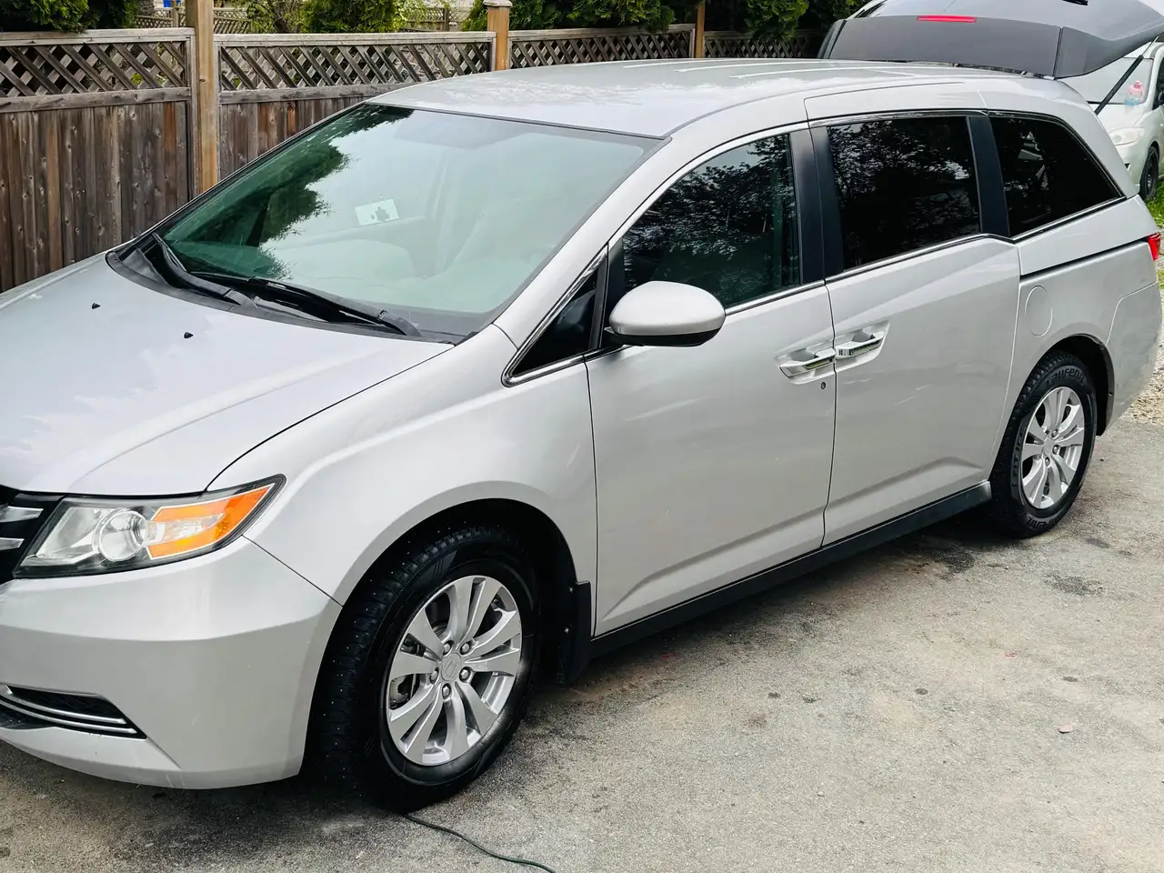 Honda Odyssey снимка Honda Odyssey