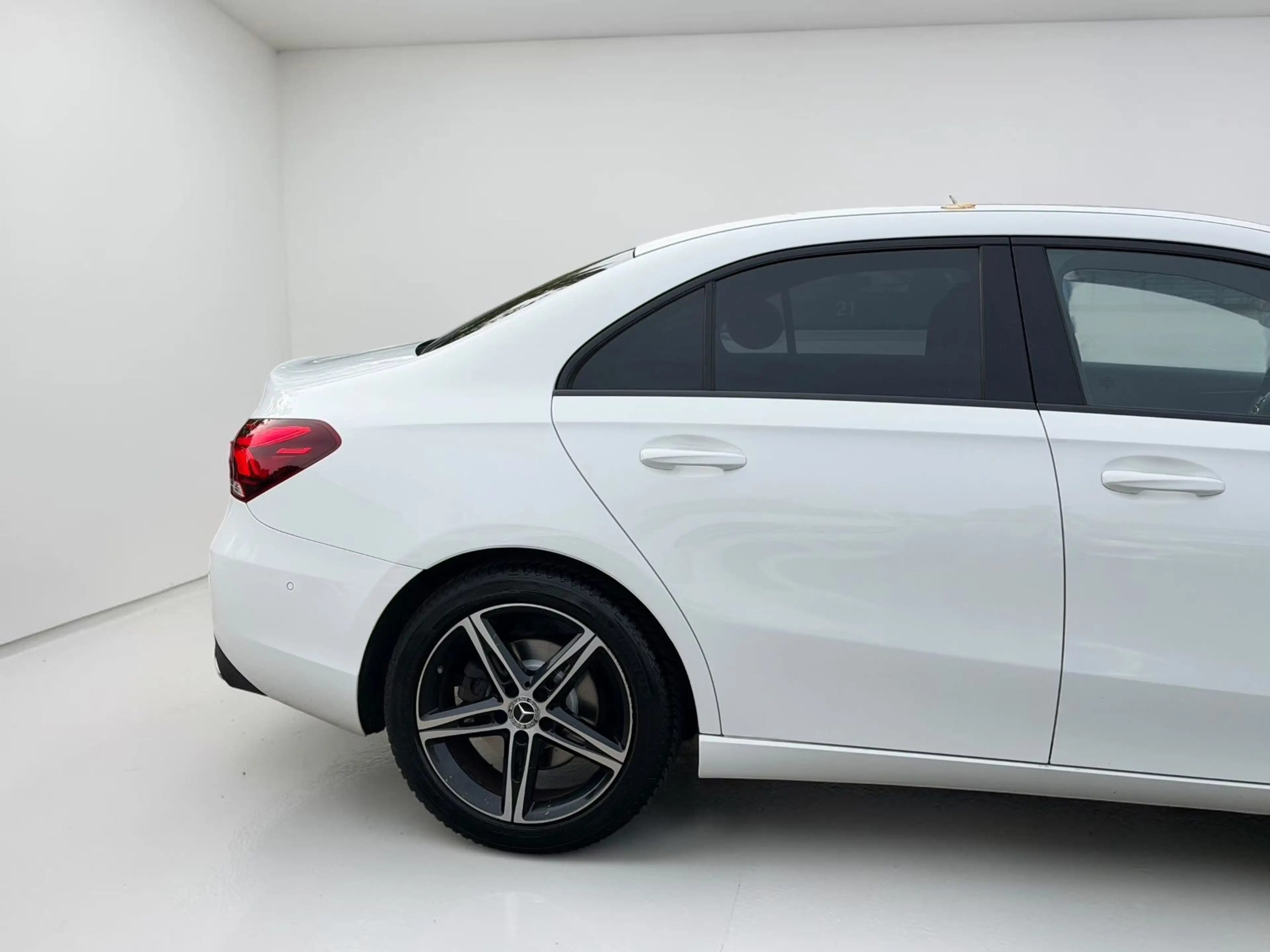 Mercedes-Benz A 200 Limousine*LED*AMBIENTE*TEMPOM*KLIMA*NIGHT* — photo 6