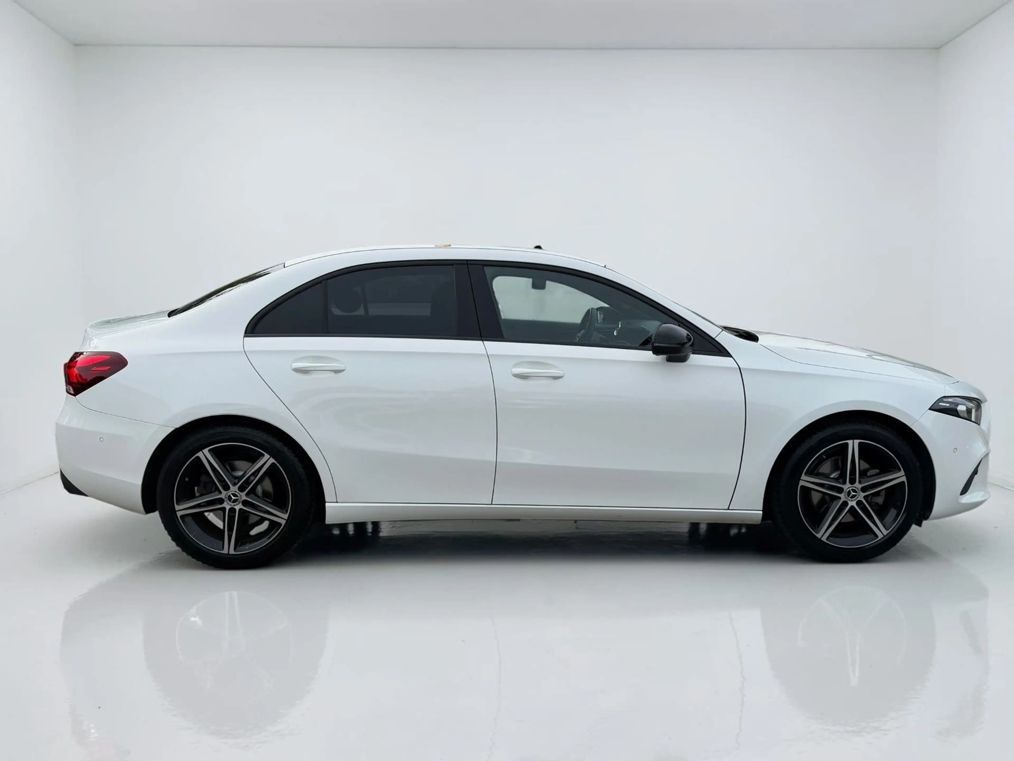 Mercedes-Benz A 200 Limousine*LED*AMBIENTE*TEMPOM*KLIMA*NIGHT* — photo 8