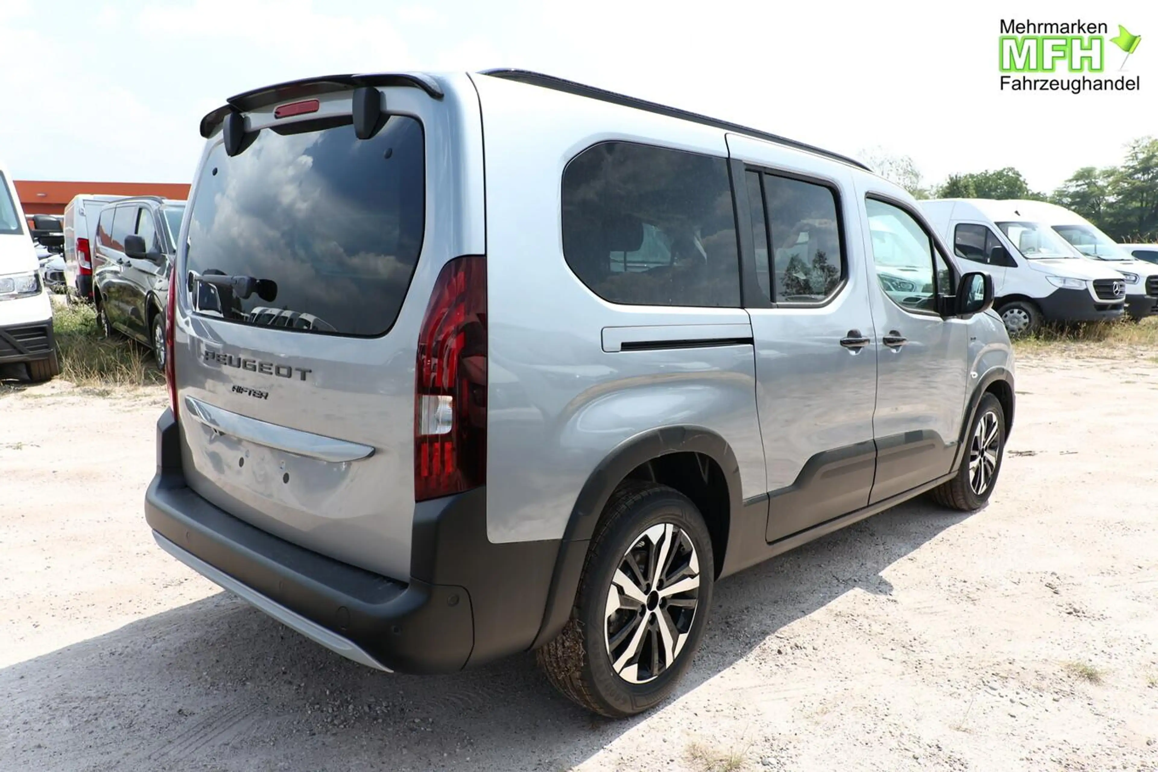 Peugeot Rifter GT M1 L2 7S Connect+P Techno+P Winter ACC 96 kW... — photo 2