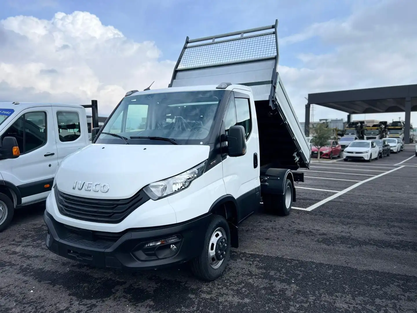 Iveco Daily 35C18 passo 3000 180cv ribaltabile trilaterale PR Blanco - 1