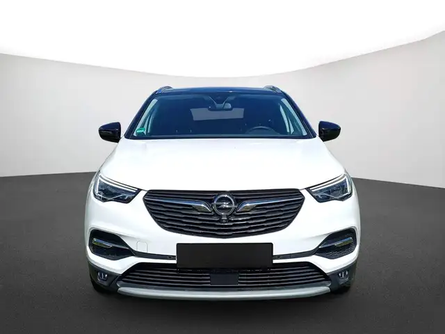 Opel Grandland view 2