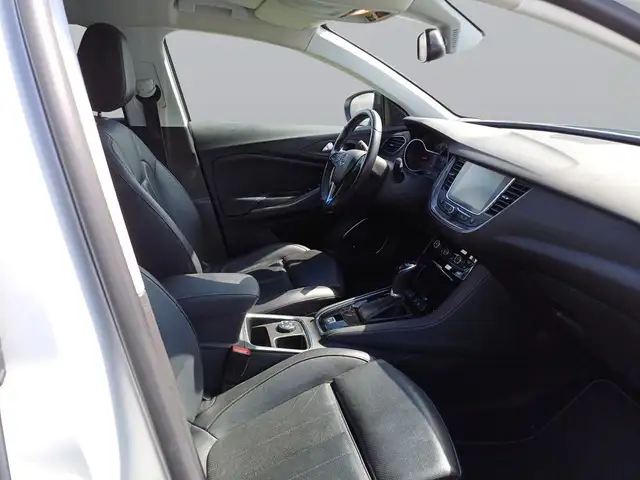 Opel Grandland view 11