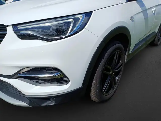 Opel Grandland view 9