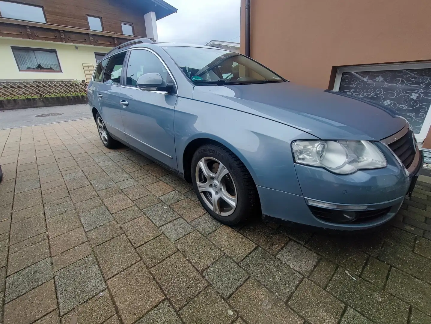 Volkswagen Passat Variant Var. Comfortline BlueMotion 2,0 TDI DPF Blau - 1