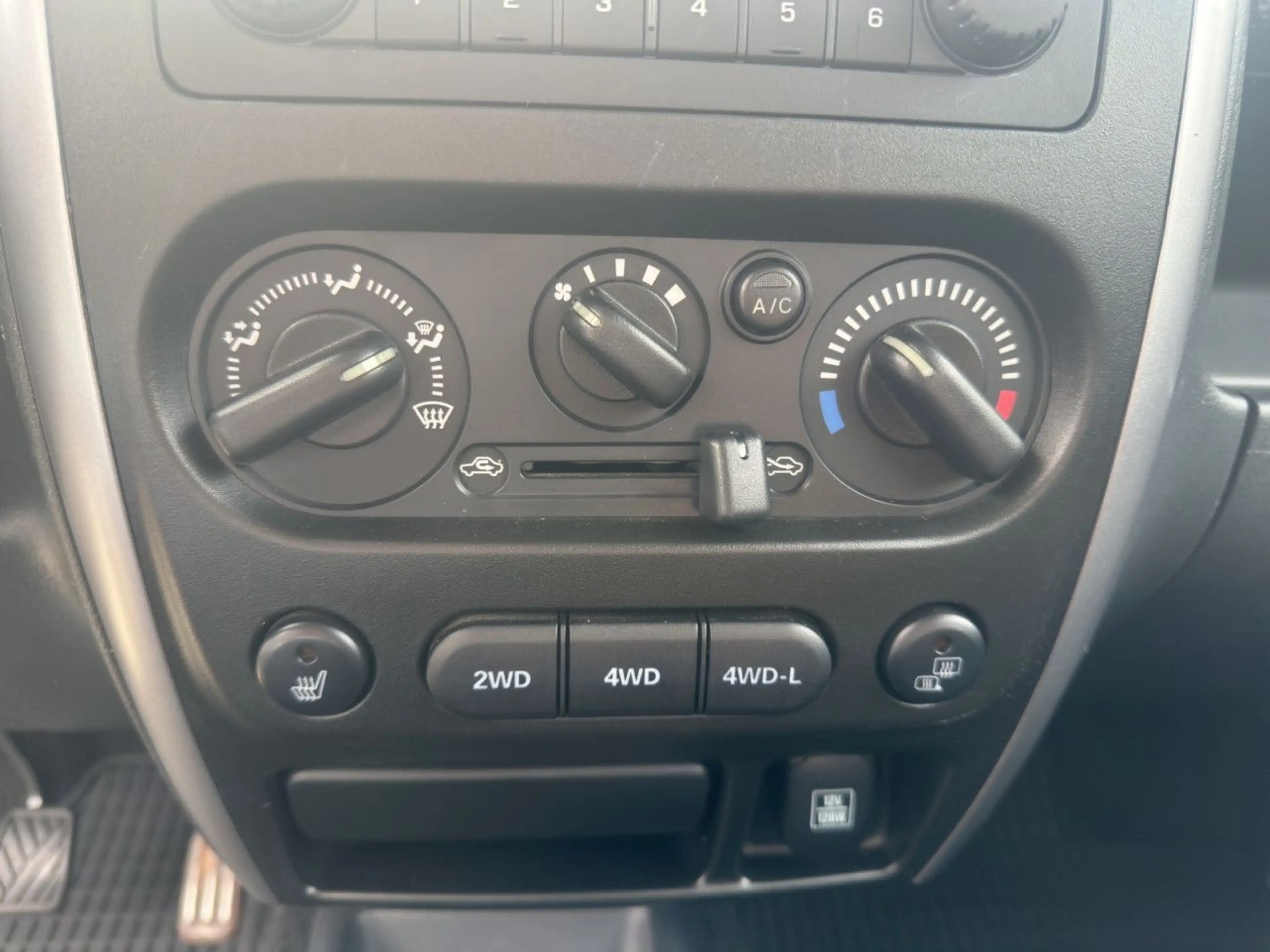 Suzuki Jimny Comfort, 1. Hand, Unfallfrei Klima — photo 15