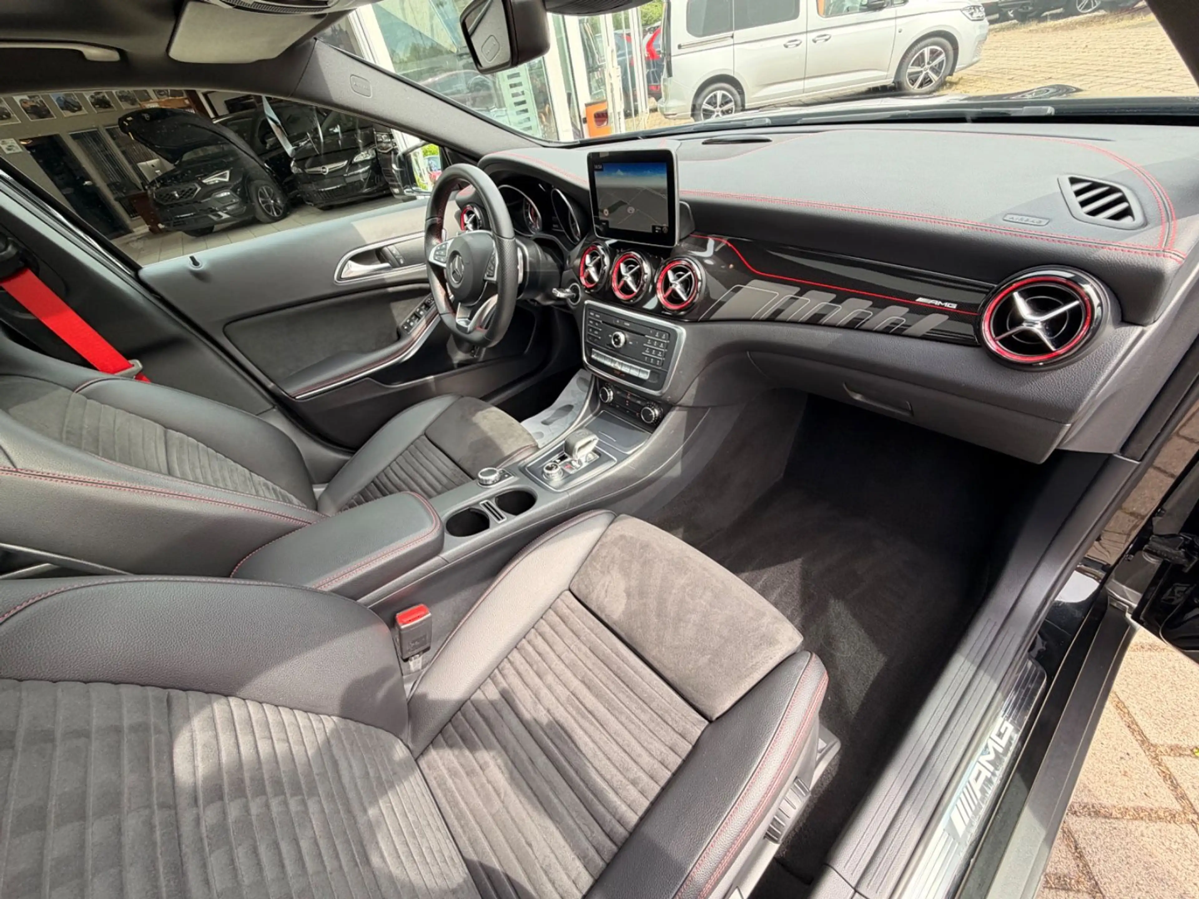 Mercedes-Benz GLA 45 AMG GLA GLA 45 AMG 4Matic — photo 13
