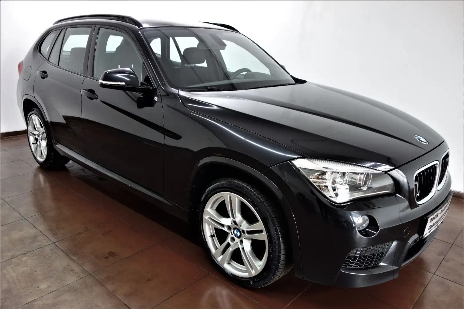 BMW X1 18d xDrive M-Sportpaket 6-Gang/Xenon/18-Zoll Schwarz - 1