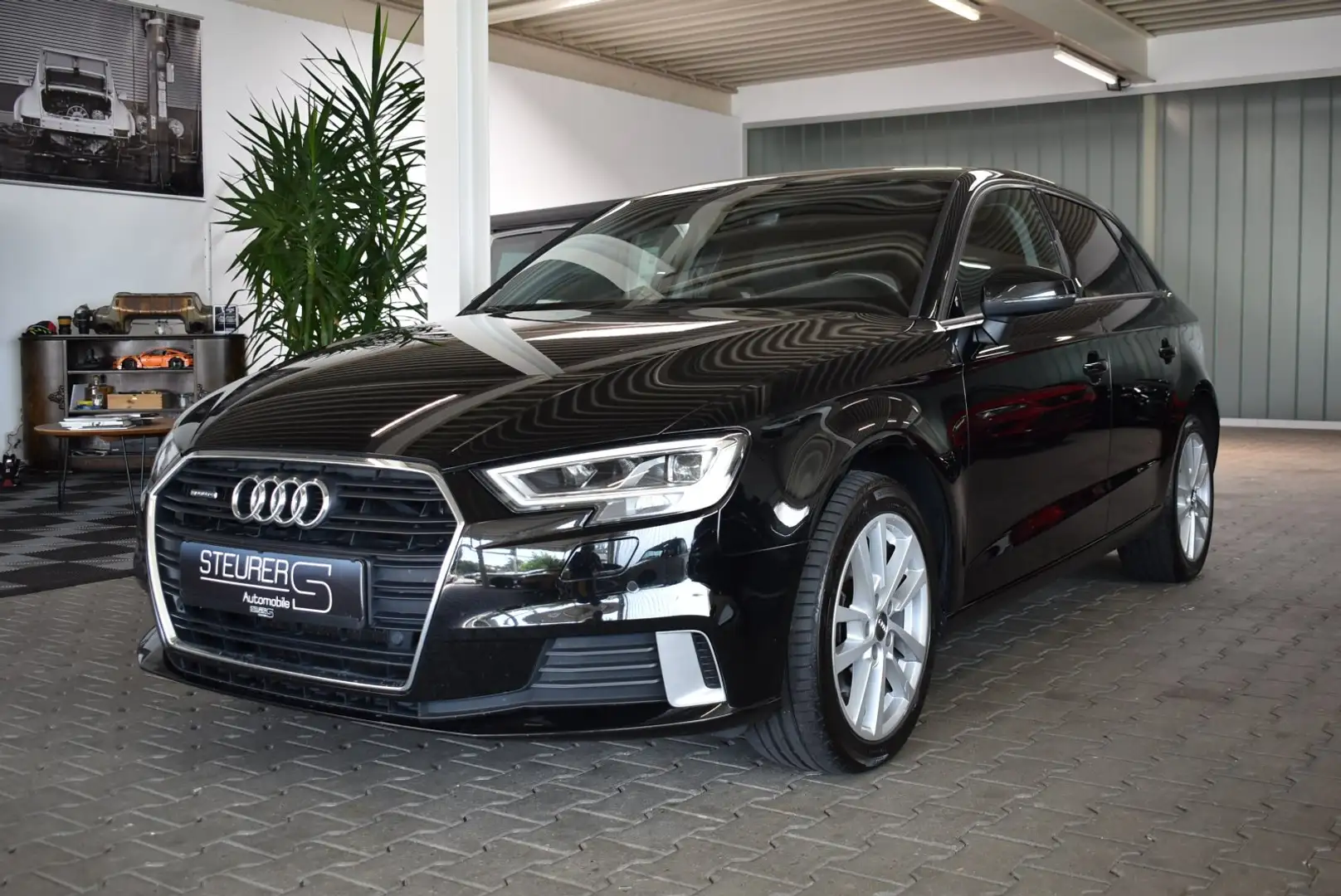 Audi A3 2.0 TFSI Sportback sport quattro Navi LED Schwarz - 1