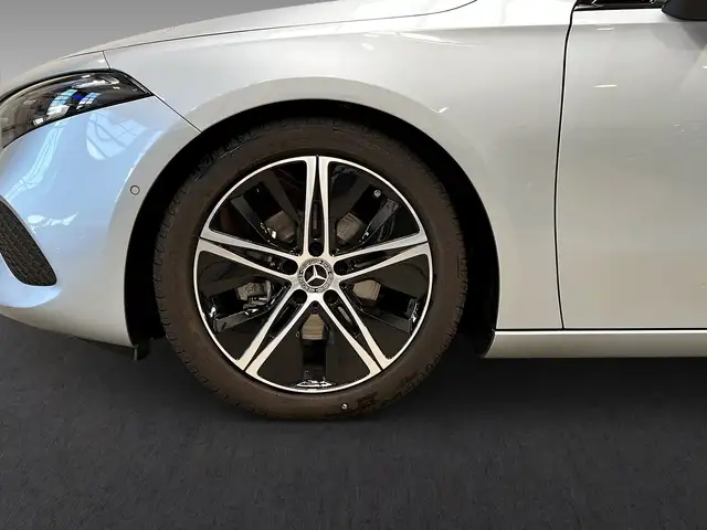 Mercedes-Benz A view 7