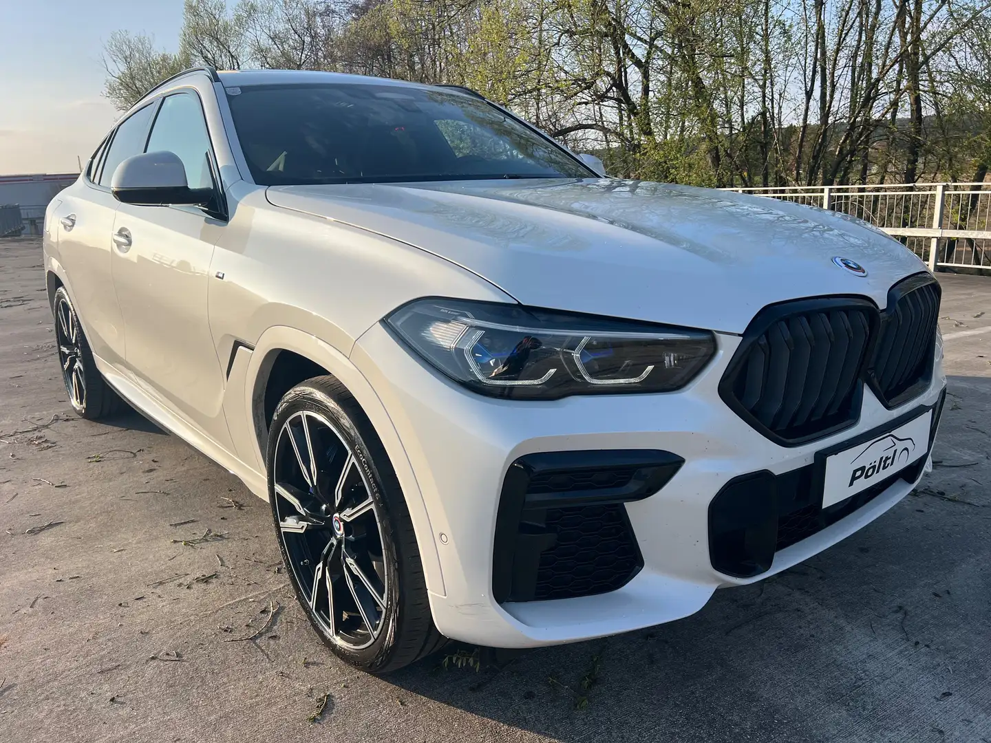 BMW X6 xDrive 40 d M Sport PANO HEAD UP AHK LASER 22" TOP Weiß - 1