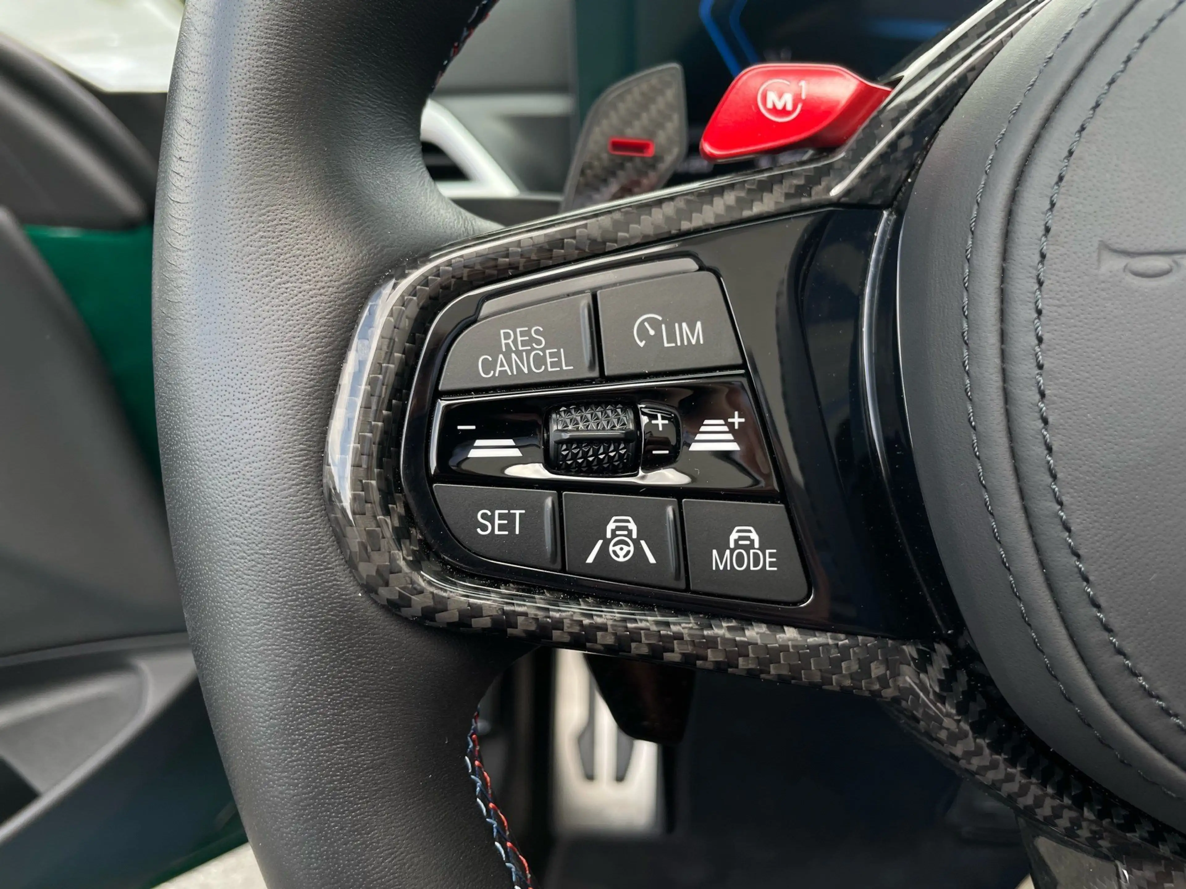 BMW M4 Competition Cabrio DrivingPro Carbon Sitzlüft. — photo 11