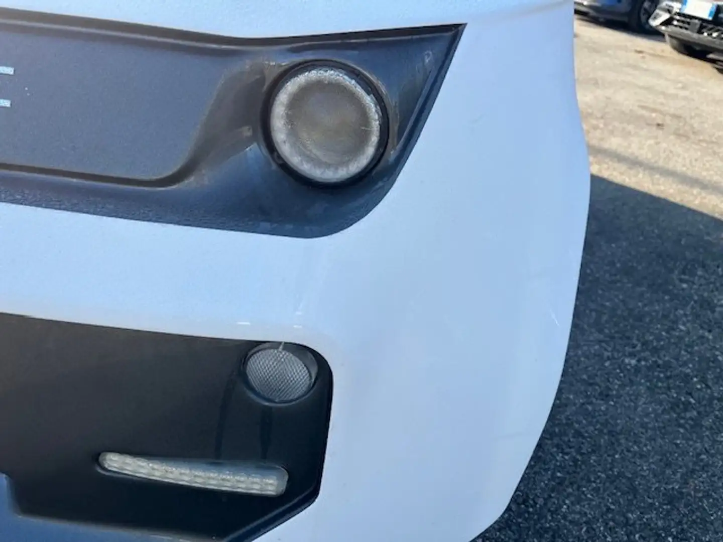 Tazzari EV 31a 1 01 Blanc - 2