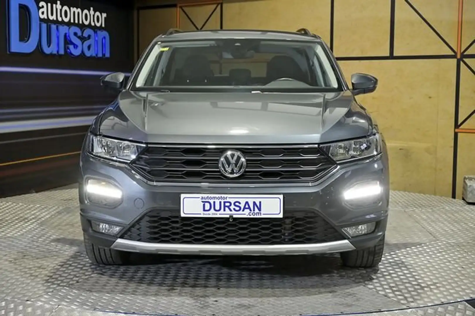 Volkswagen T-Roc 1.0 TSI Advance Gris - 2