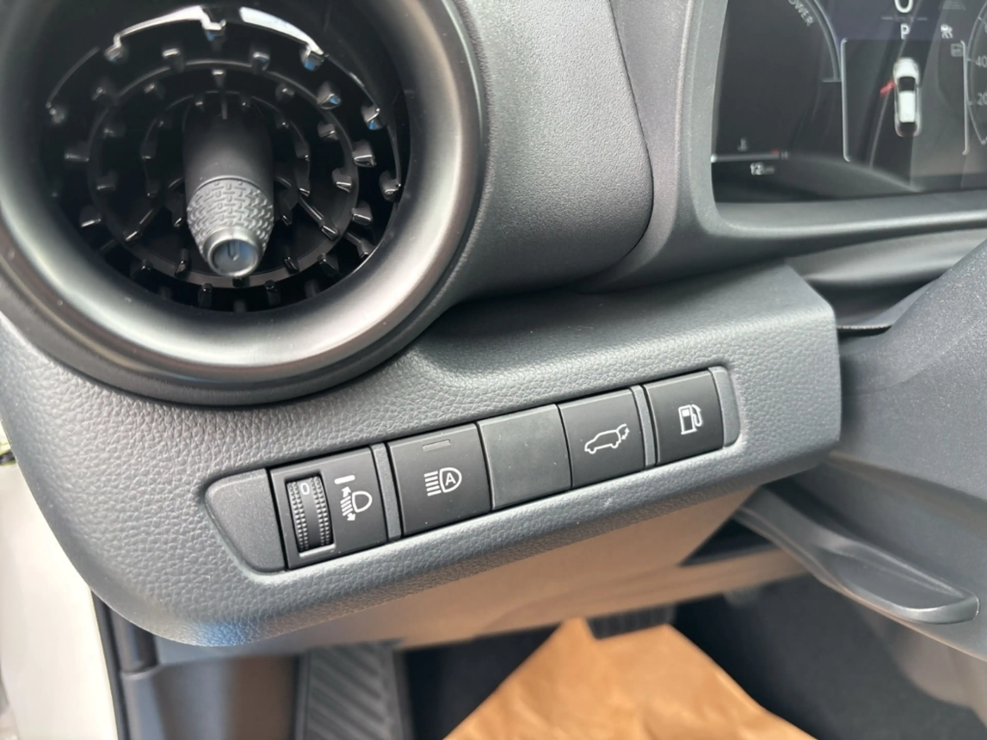 Toyota C-HR 1,8 l Hybrid 4x2 Teamplayer CVT FWD 1.8 EU6e - Nav — photo 10