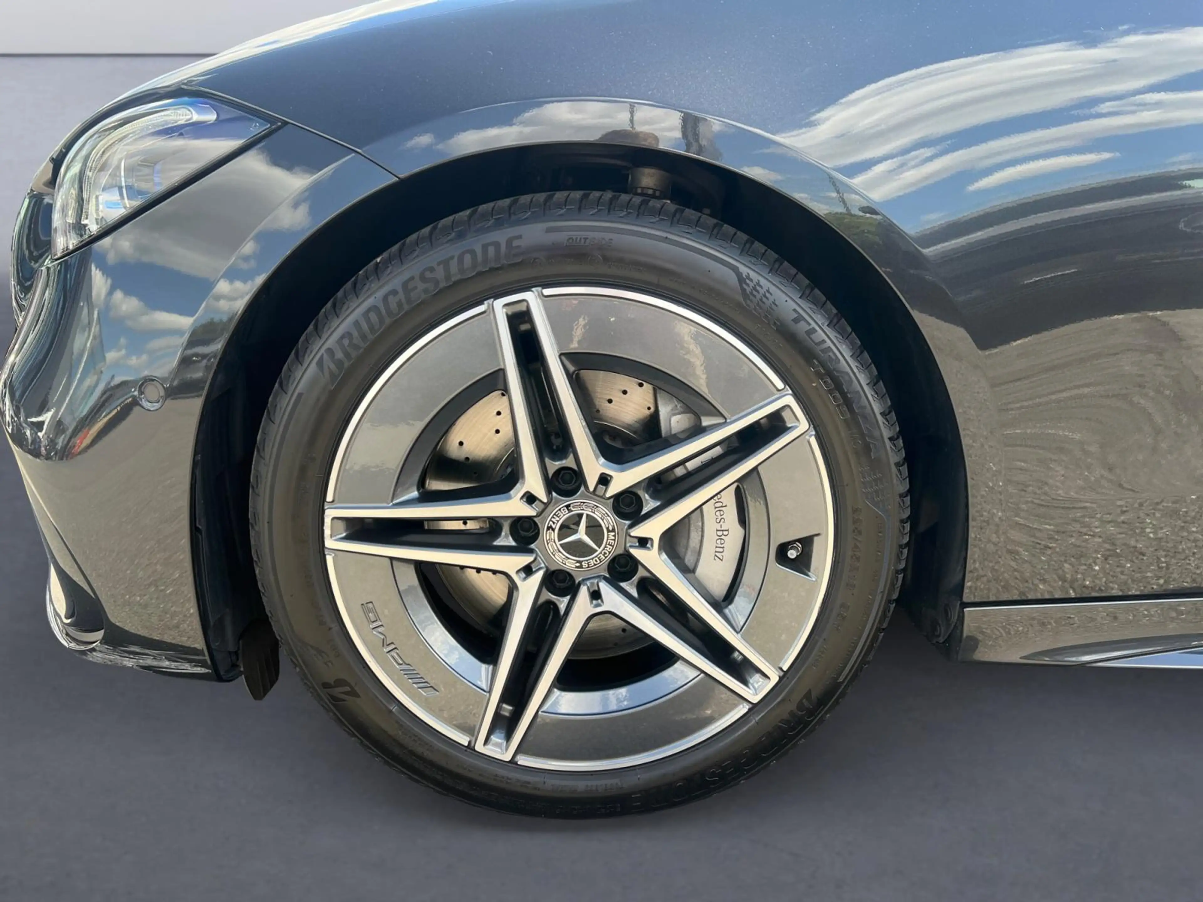 Mercedes-Benz C 200 d AMG Line — photo 3