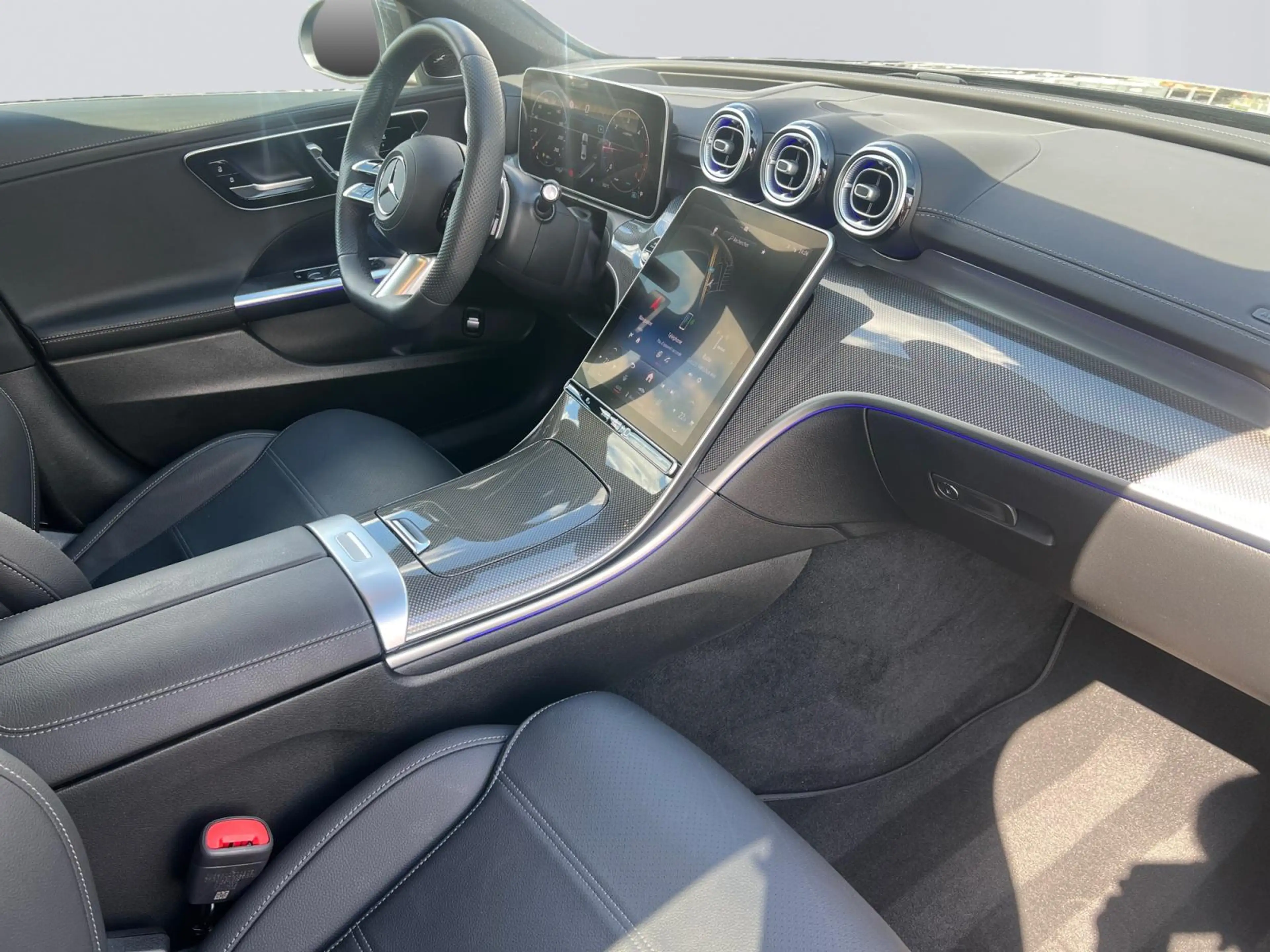 Mercedes-Benz C 200 d AMG Line — photo 12