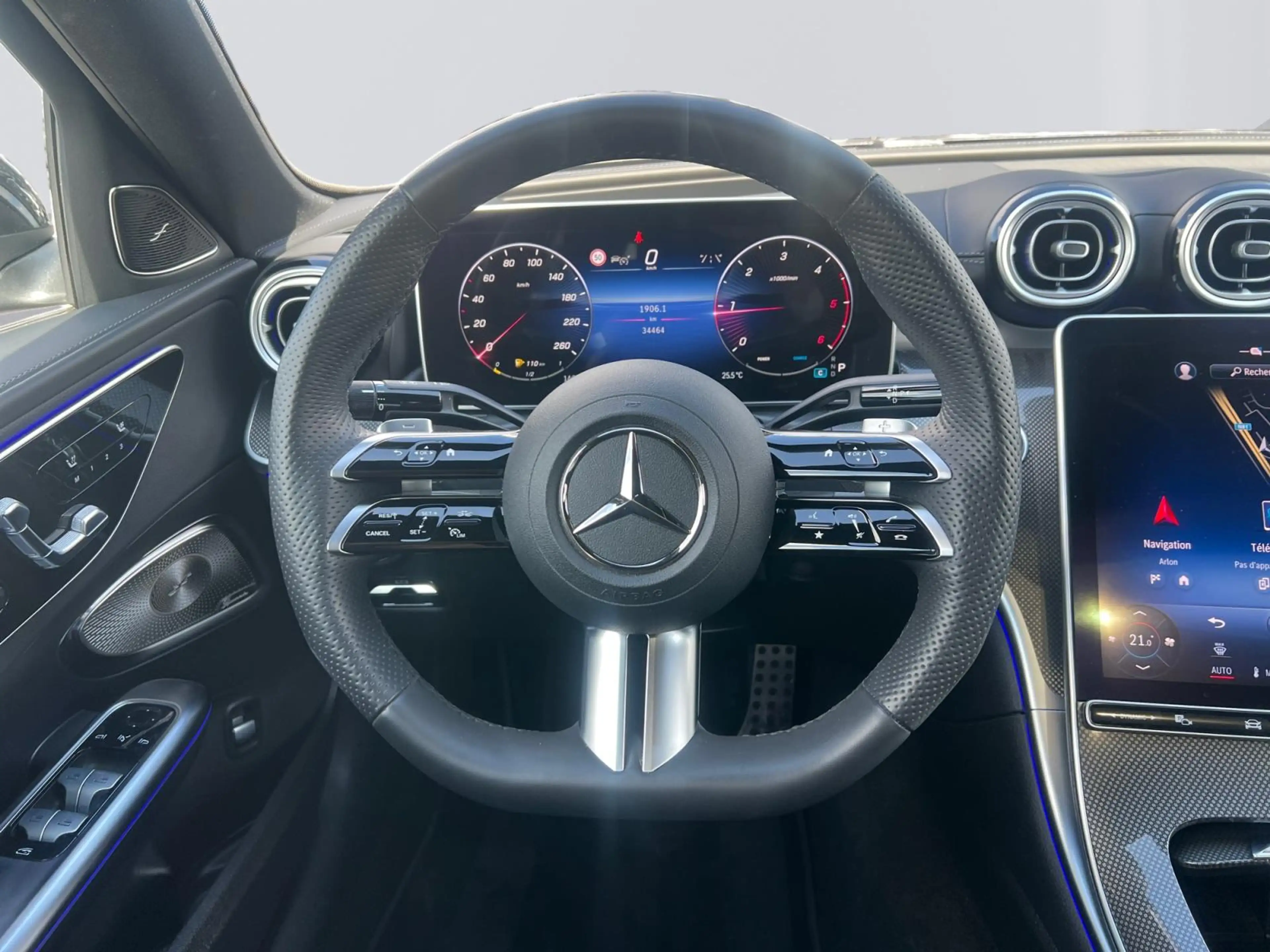 Mercedes-Benz C 200 d AMG Line — photo 14