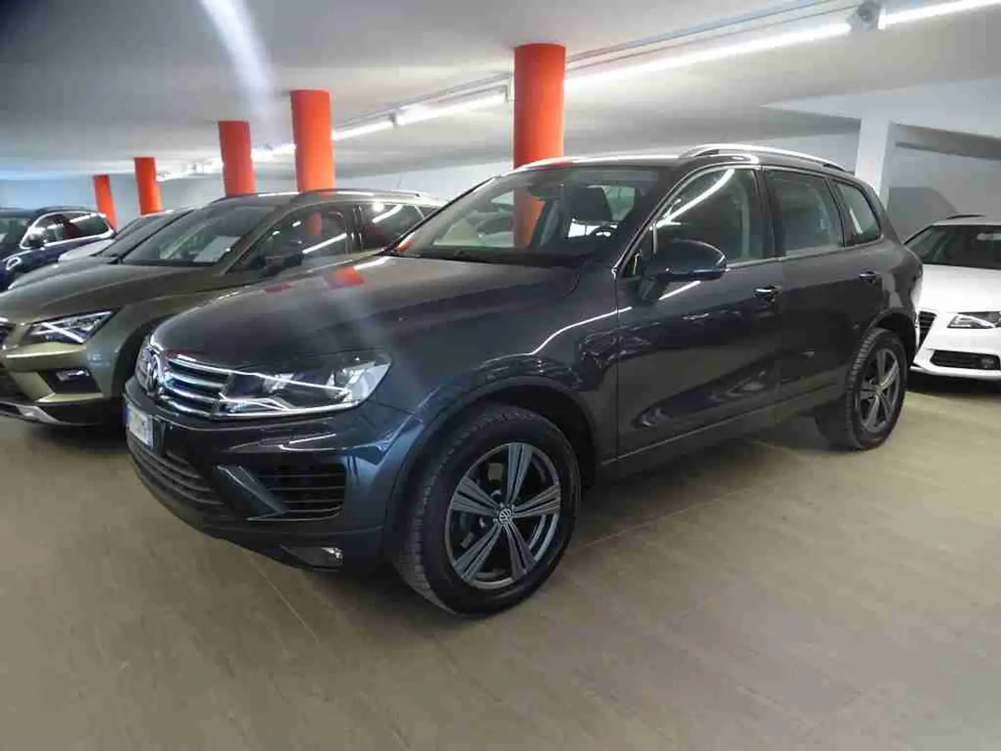 Volkswagen Touareg 3.0 TDI 4x4 Euro 6 Navi Alu 19 Grigio - 2