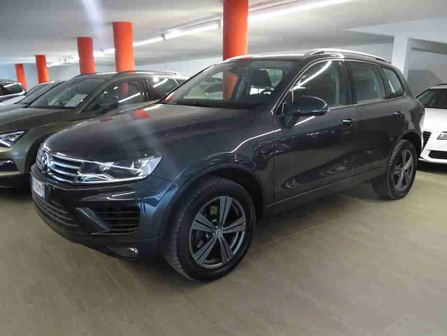 Volkswagen Touareg 3.0 TDI 4x4 Euro 6 Navi Alu 19 Grigio - 1