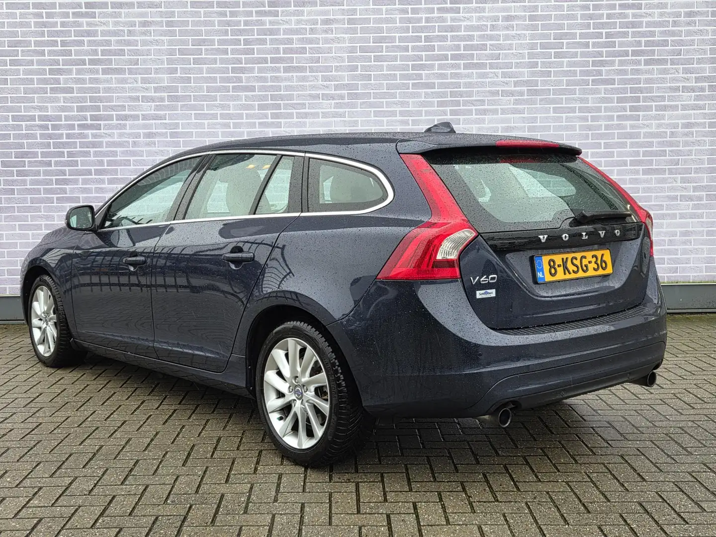 Volvo V60 T3 Momentum | Navigatie | Climate control | Dealer Bleu - 2