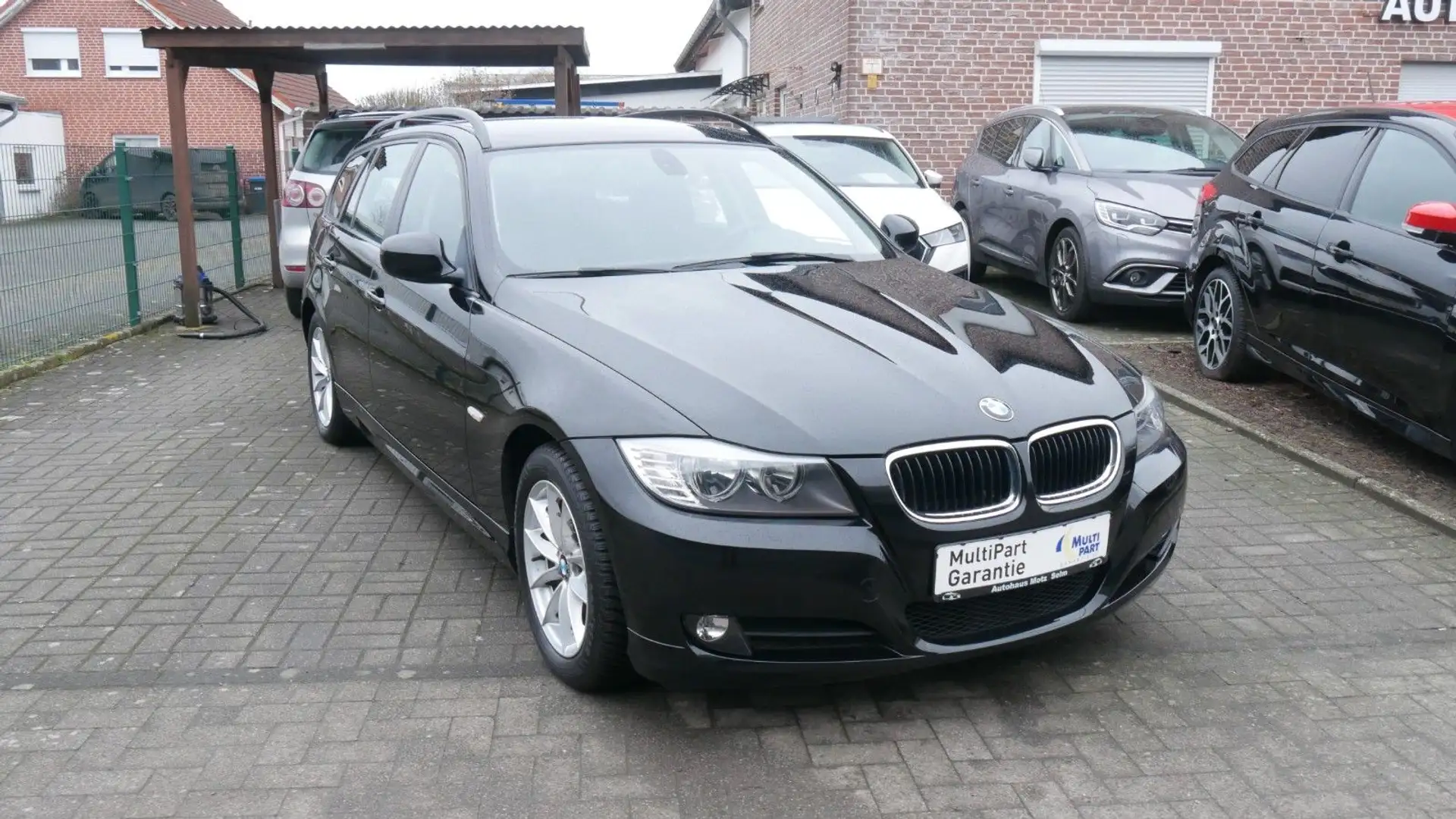 BMW 318 i touring Černá - 1