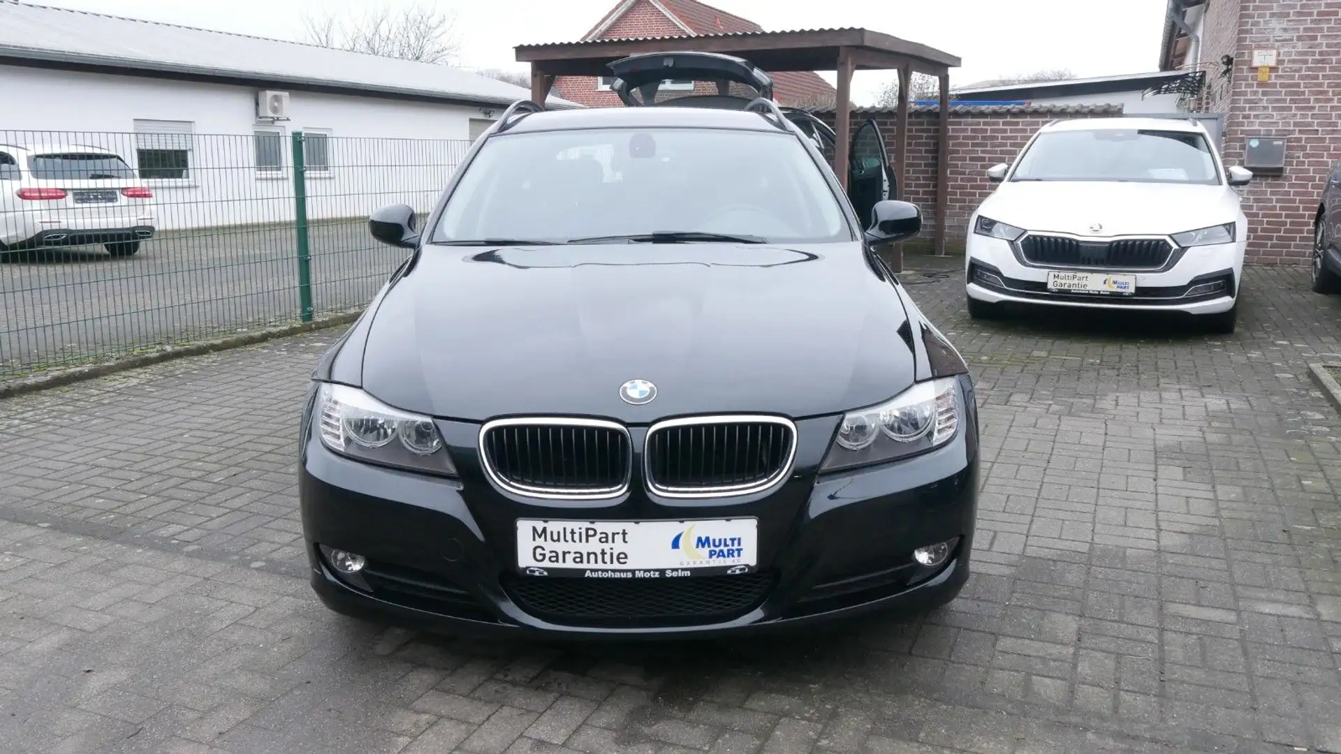 BMW 318 i touring Černá - 2