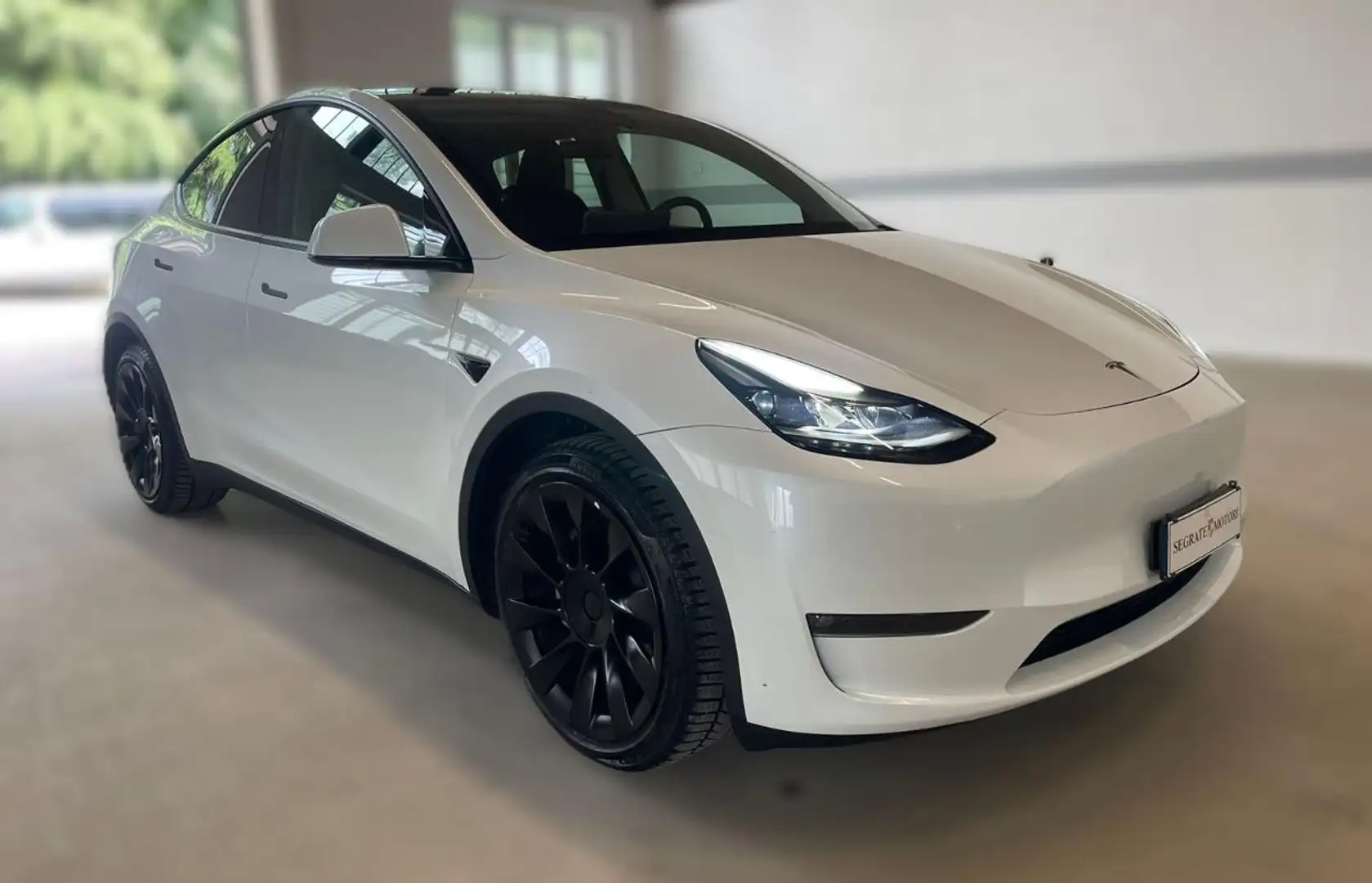 Tesla Model Y Long Range AWD Bianco - 2