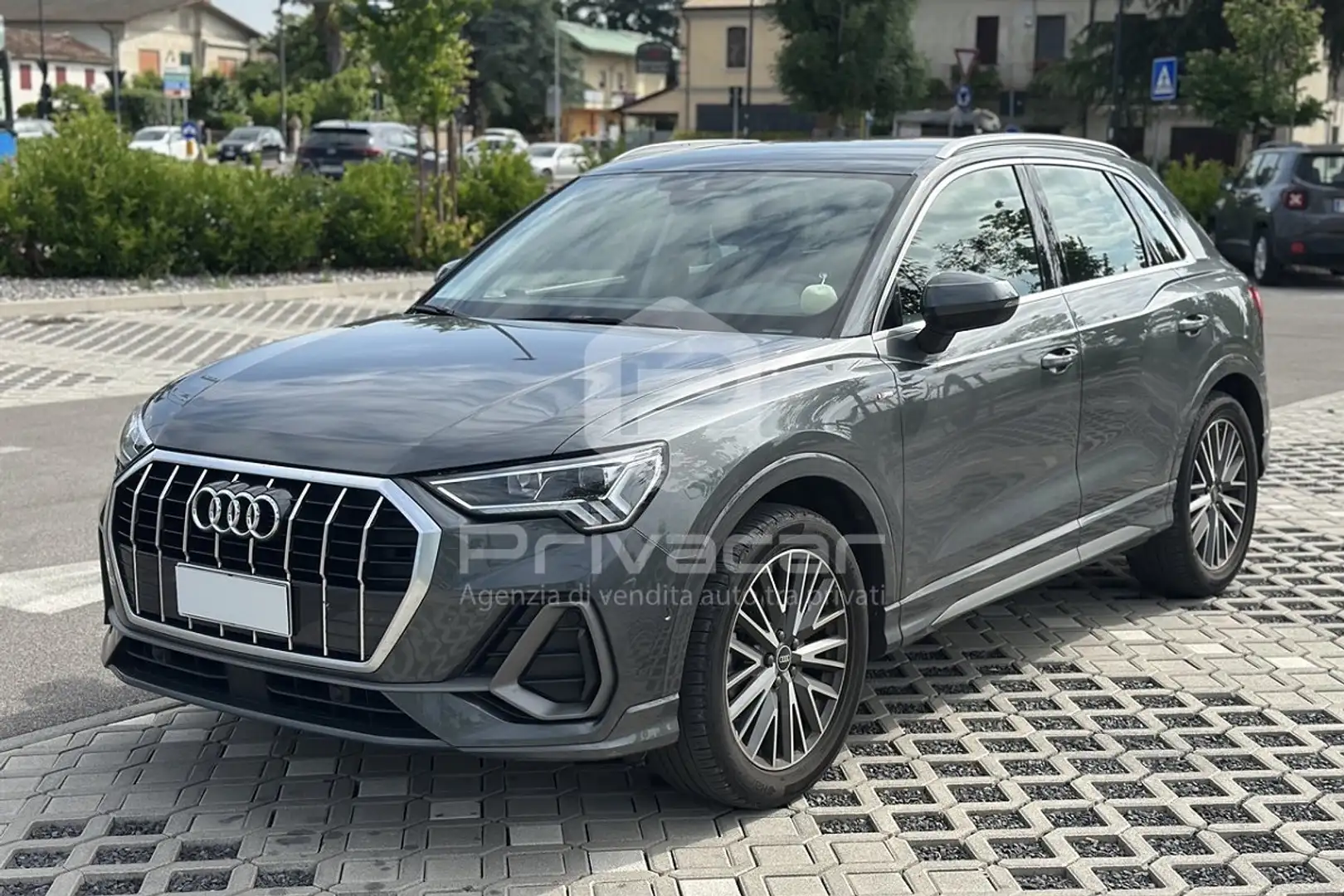 Audi Q3 Q3 35 TFSI S line edition Plateado - 1