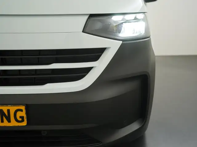 Volkswagen Transporter view 23