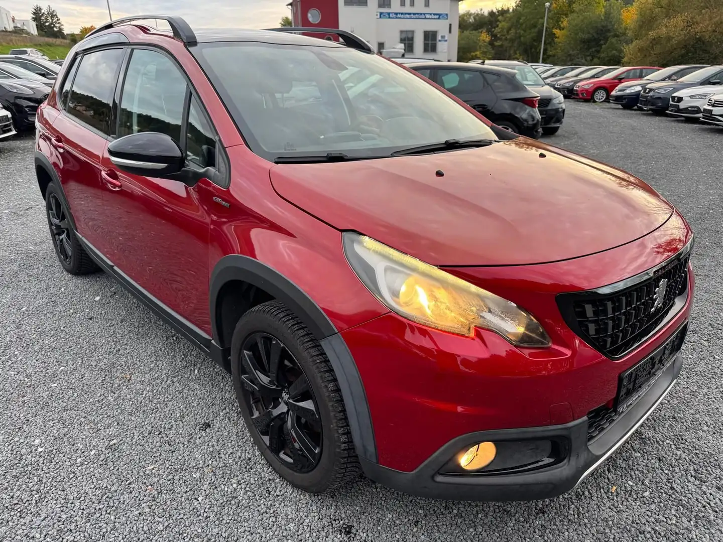Peugeot 2008 1.2 *ALLURE*PDCHI+KAMERA*GT-LINE-PAKET*PRIV Rot - 1