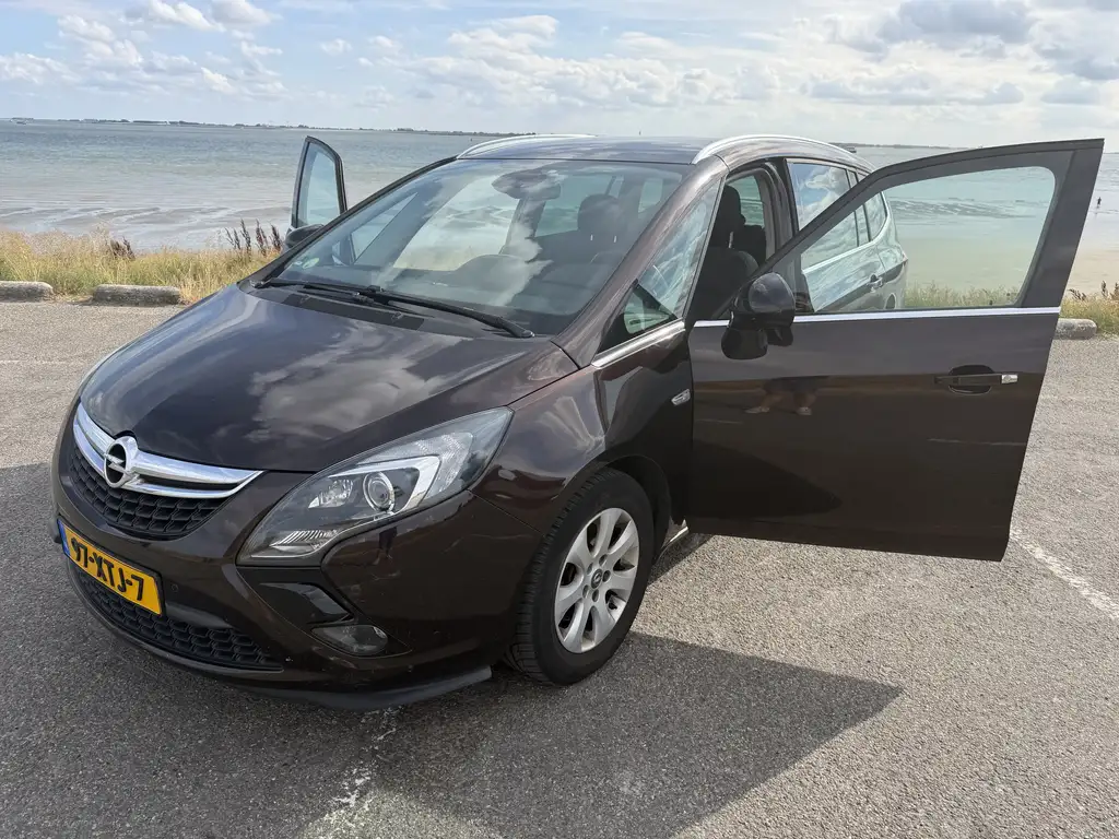 Opel Zafira Tourer 2012 из Европы — купить под ключ