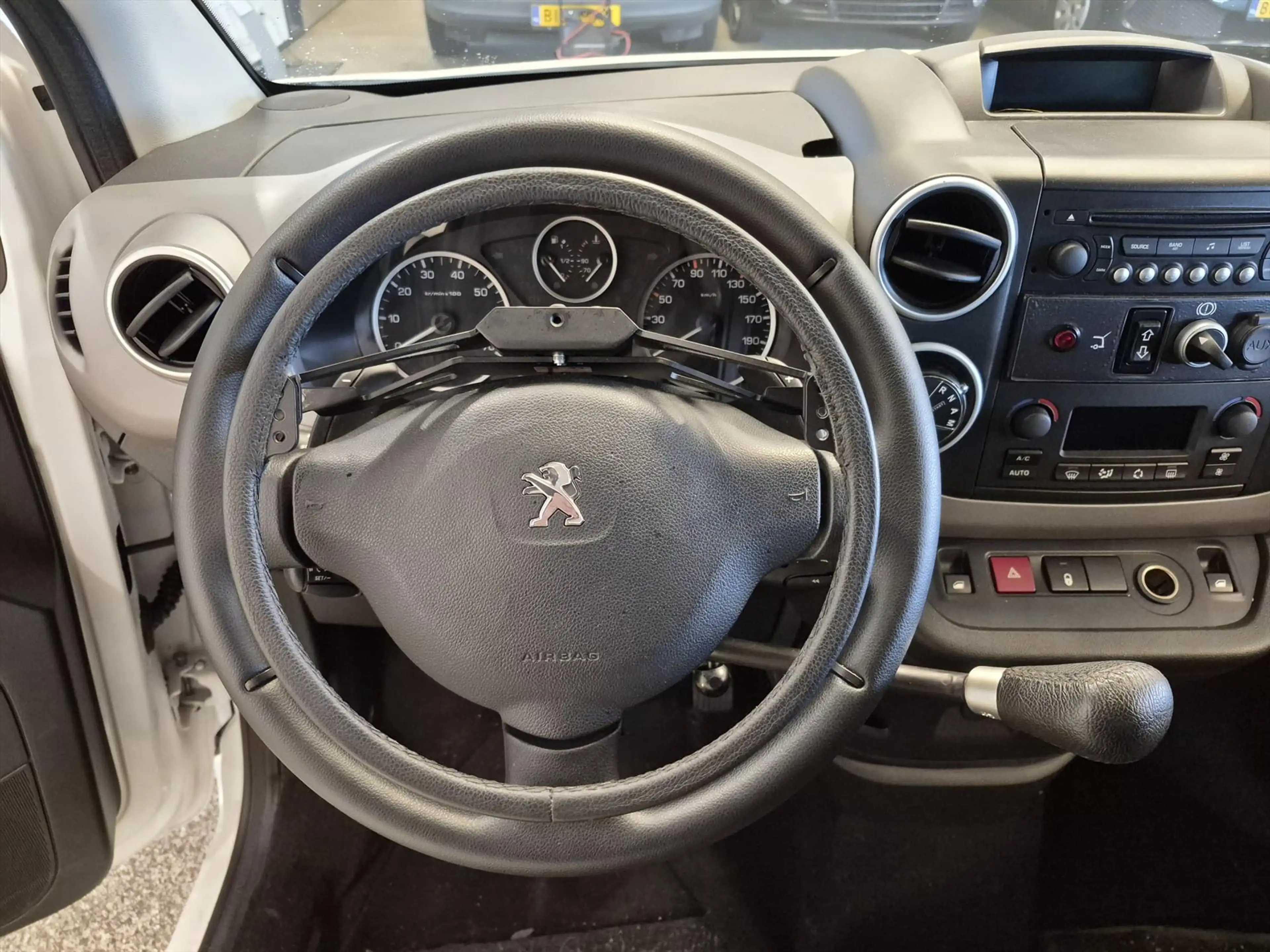 Peugeot Partner Rolstoelauto Automaat Zelfrijder Rolstoel 1e zitri — photo 20