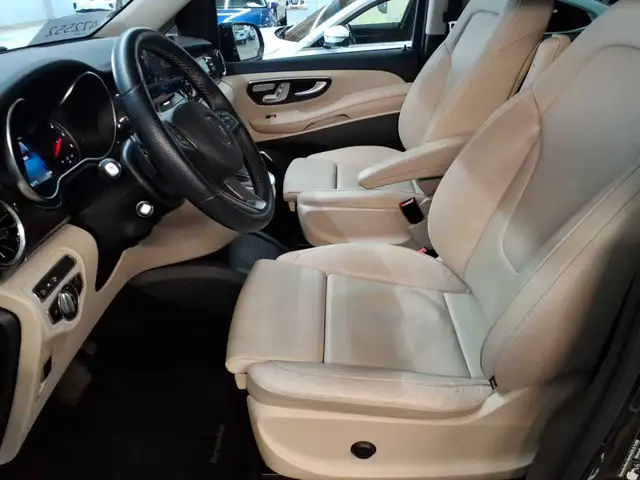 Mercedes-Benz V-Class view 8