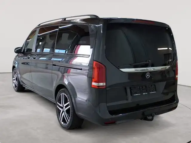Mercedes-Benz V-Class view 5