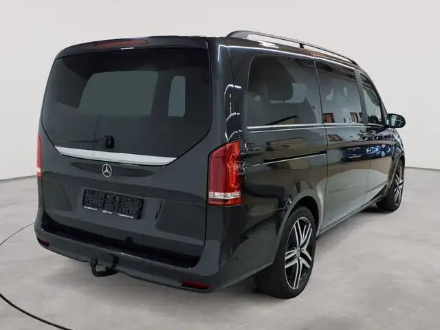 Mercedes-Benz V-Class view 4