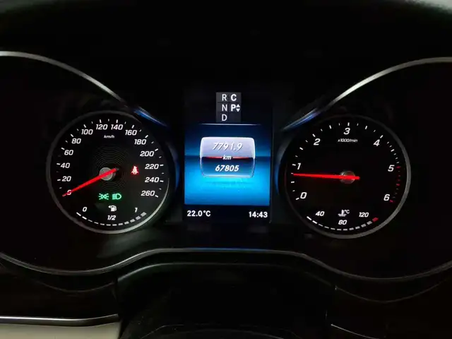 Mercedes-Benz V-Class view 11