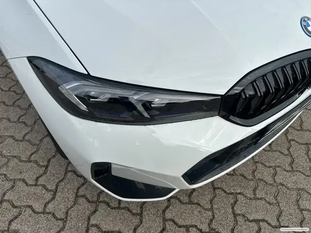 BMW 3 Series view 9