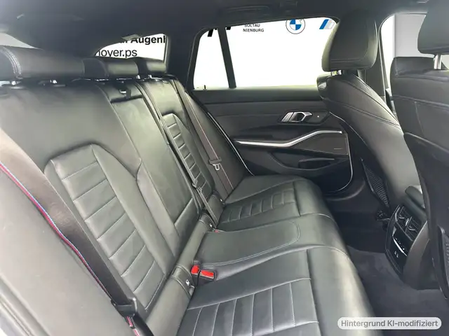 BMW 3 Series view 8