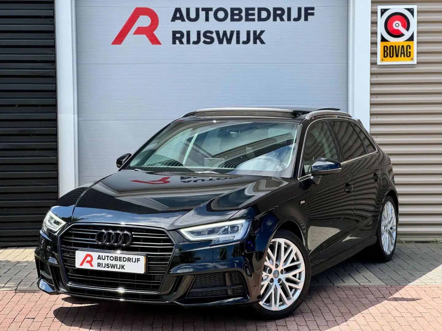 Audi A3 Sportback 1.5 TFSI CoD Sport S Line Edition Zwart - 1